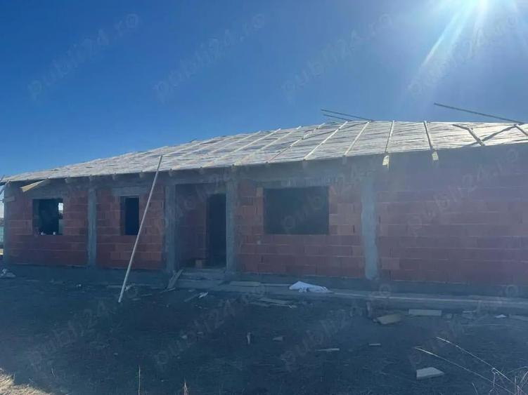Casă cu Teren 820 Mp în Șag