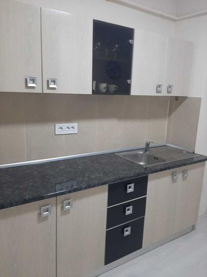 Apartament cu 3 camere decomandat în Ostroveni