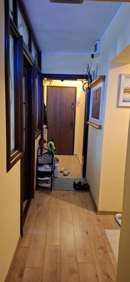 Apartament cu 3 camere decomandat în Tei