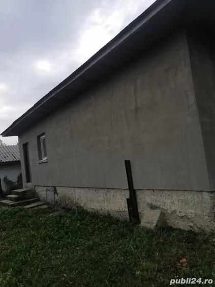 Casă cu 4 camere în Dersca