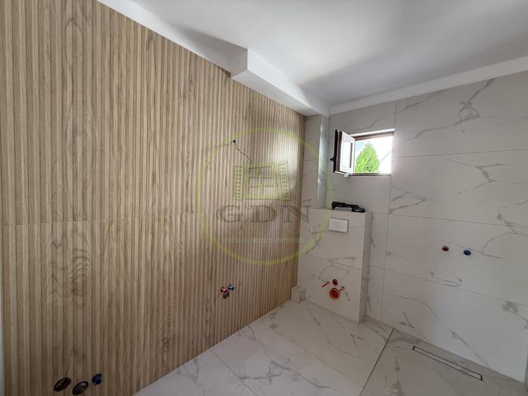 Casă individuală cu 4 camere cu Canalizare în Bariera Vâlcii