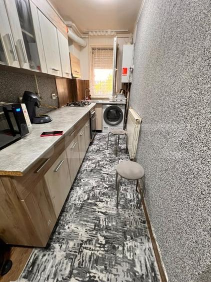 Apartament cu 2 camere semidecomandat, mobilat în Hunedoara
