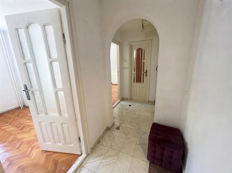 Apartament cu 3 camere decomandat în George Enescu