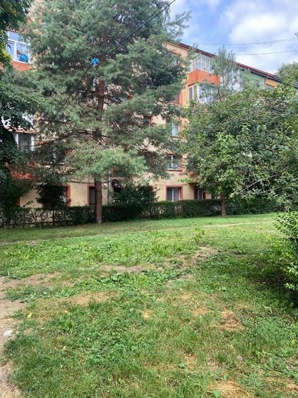 Apartament cu 2 camere semidecomandat, mobilat în Central