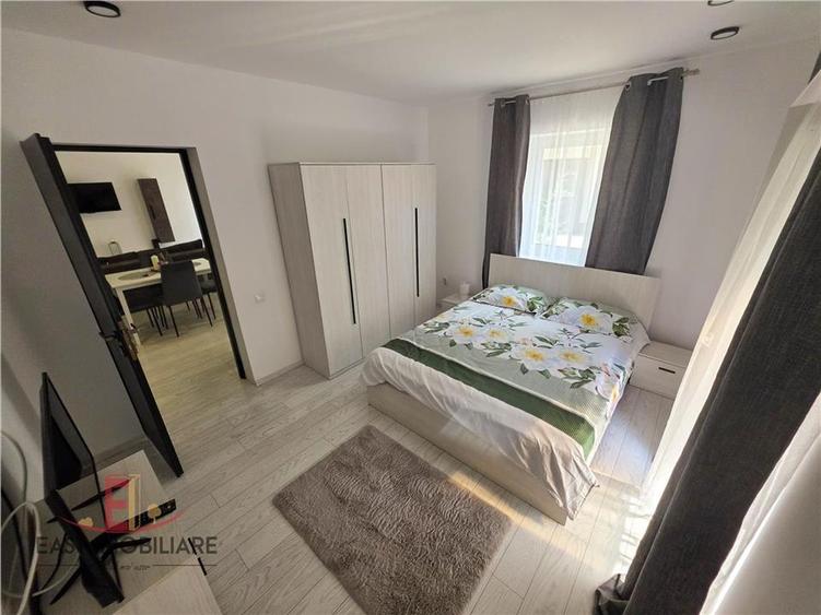 Apartament cu 2 camere decomandat în 22 Decembrie 1989