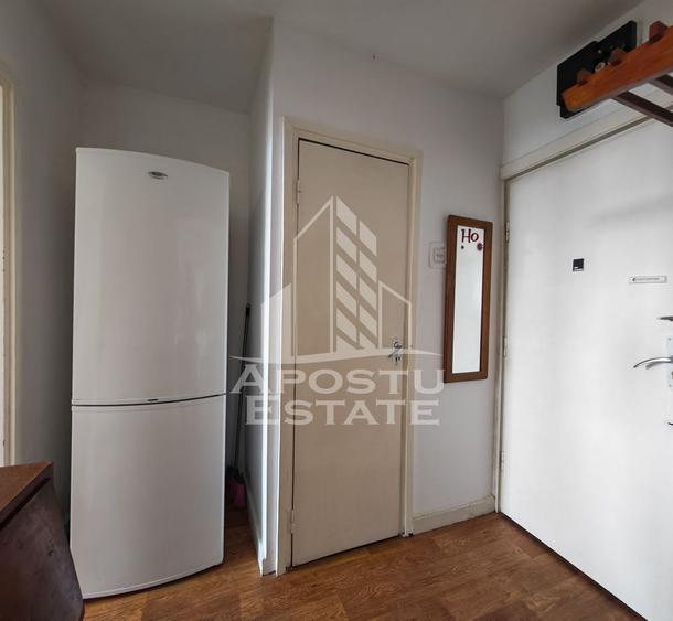 Apartament cu 2 camere semidecomandat în Cetății