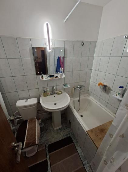 Apartament cu 2 camere decomandat în Nicolina