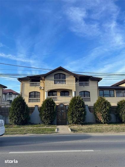 Casă cu 9 camere cu Teren 280 Mp în Corbeanca