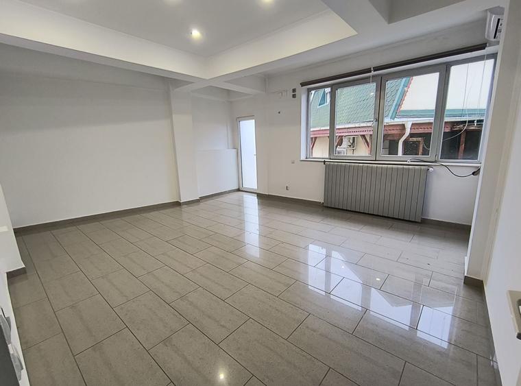 Birou, de 190 mp, în P-ța Romană