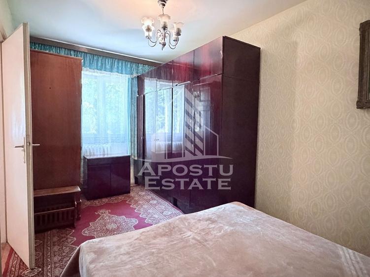 Apartament cu 2 camere nedecomandat, mobilat în P-ța Doina