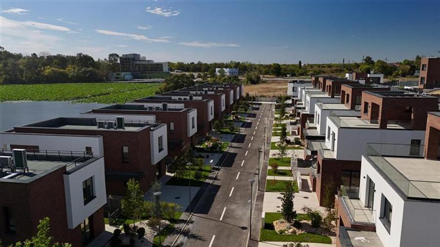 Casă individuală cu 4 camere cu Piscina în Snagov