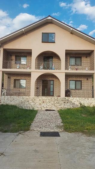 Casă cu Teren 3000 Mp în Homocea