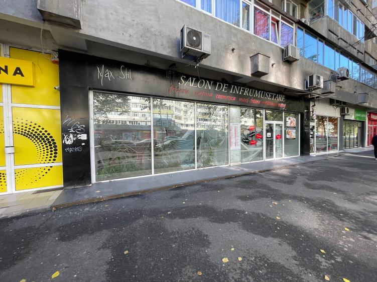 Spațiu comercial, de 258 mp, în Titan
