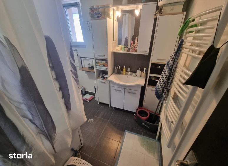 Casă cu 6 camere cu Teren 350 Mp în Tătărași
