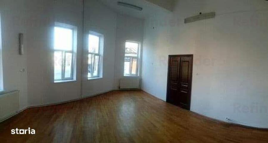 Casă cu Teren 629 Mp în Tineretului