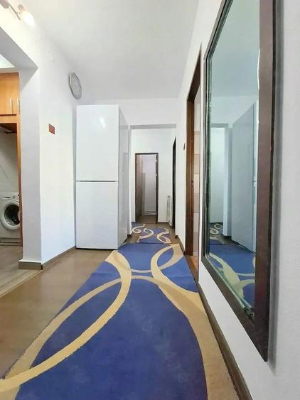 Apartament cu 2 camere decomandat în Micro 18