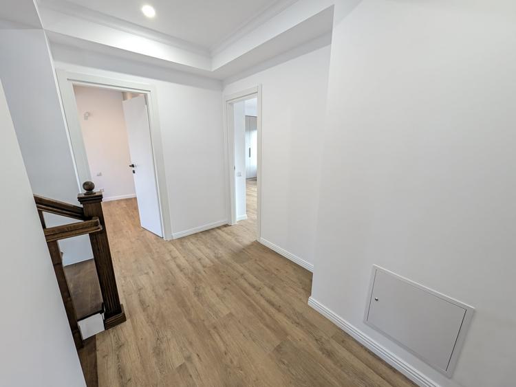 Duplex cu 5 camere cu Canalizare în Otopeni