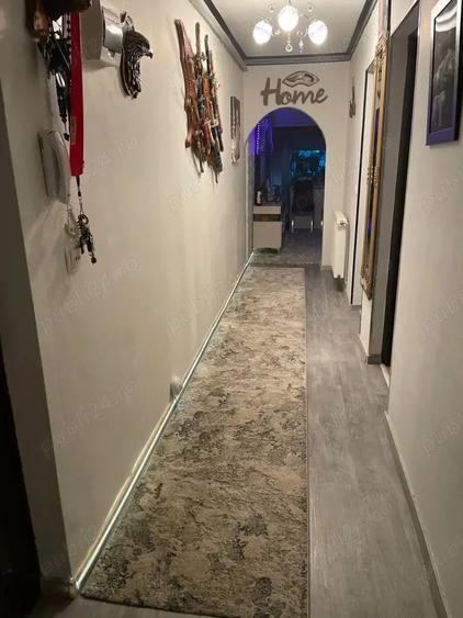 Apartament cu 3 camere decomandat în Ștrand