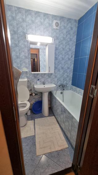 Apartament cu 3 camere decomandat în Berceni