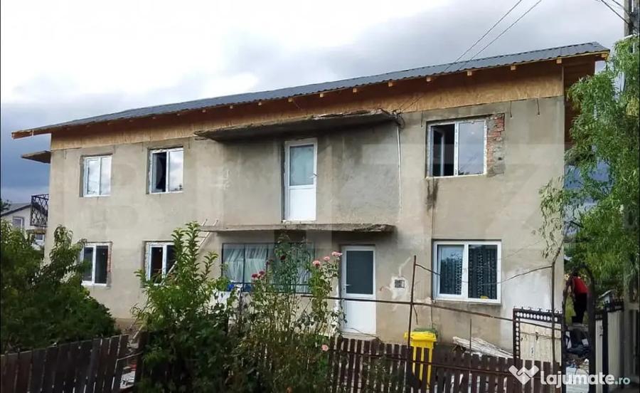 Casă cu 3 camere cu Teren 696 Mp în Brazi