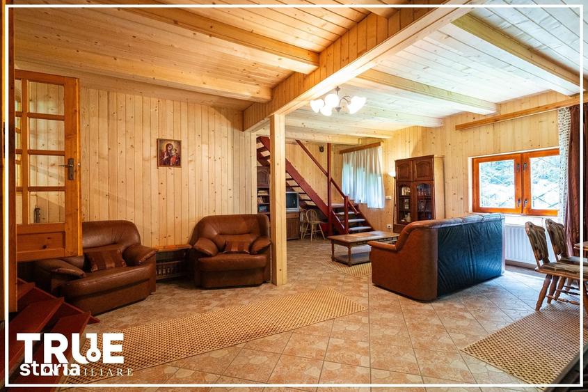 Casă cu 5 camere cu Teren 2253 Mp în Sălard
