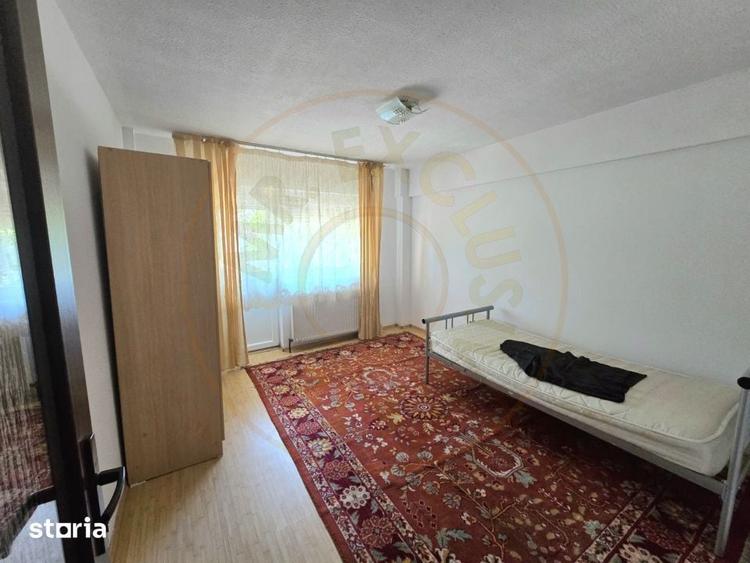 Apartament cu 4 camere decomandat în Micro 16