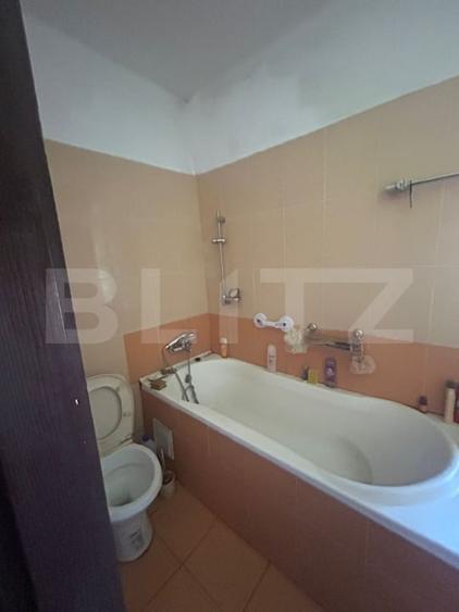 Casă individuală cu 10 camere cu Canalizare în Hărman