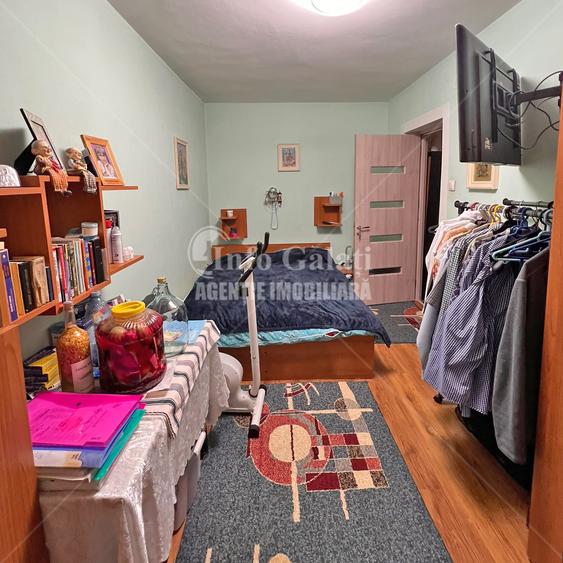 Apartament cu 3 camere decomandat în Siderurgiștilor