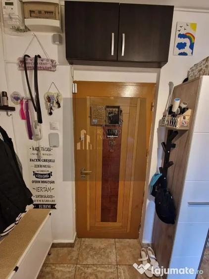 Apartament cu 4 camere semidecomandat în Central