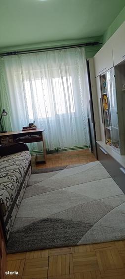 Apartament cu 4 camere decomandat în Cug