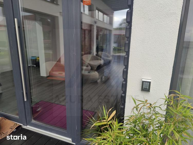 Casă cu 10 camere cu Canalizare în Central