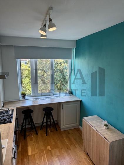 Apartament cu 3 camere decomandat, mobilat în Tipografilor