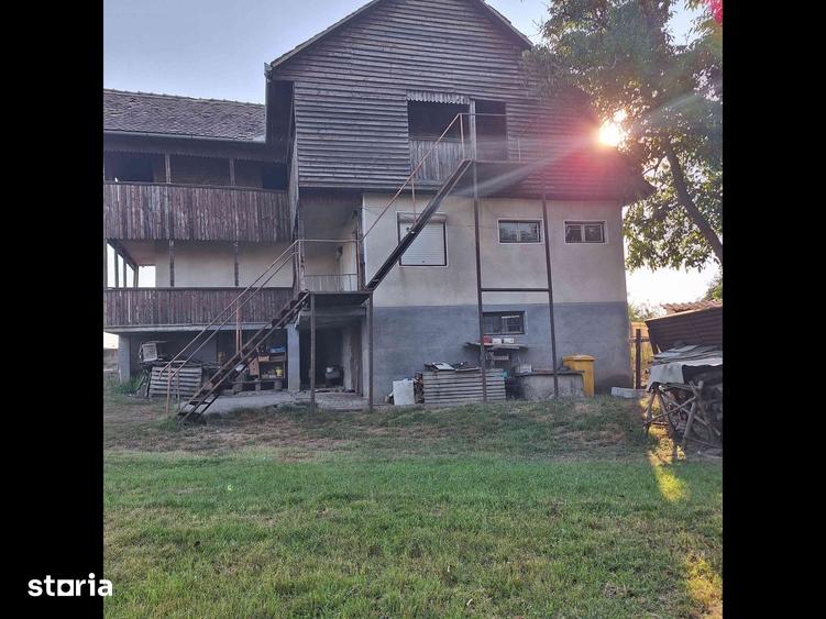 Casă cu 3 camere cu Teren 305 Mp în Central