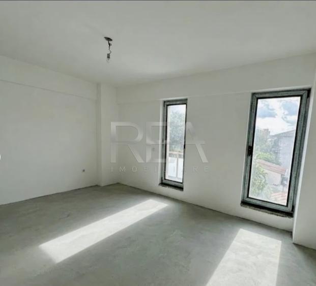Apartament cu 3 camere decomandat în Aviației
