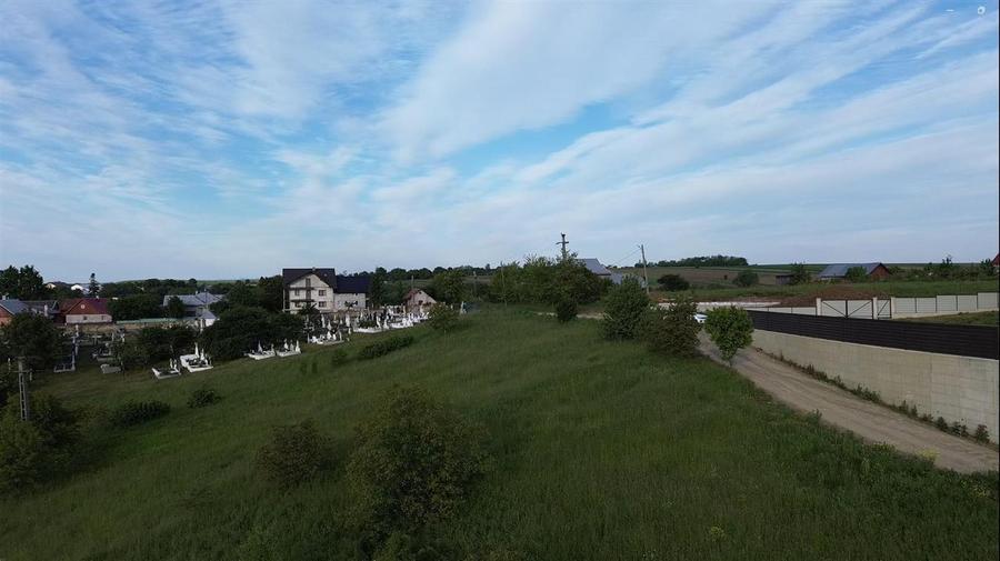 Teren Construcții intravilan de 1100 mp, în Nord
