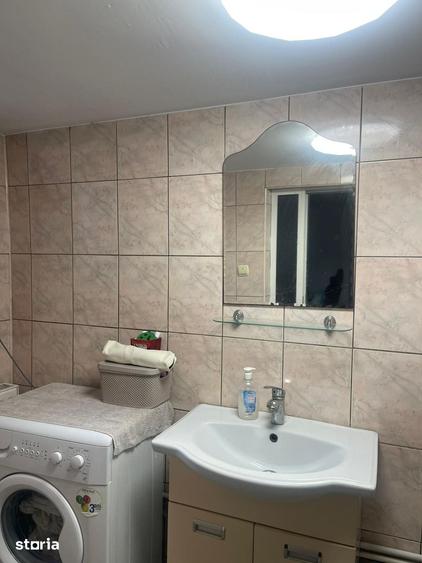 Casă cu 3 camere cu Teren 252 Mp în Piața Centrală