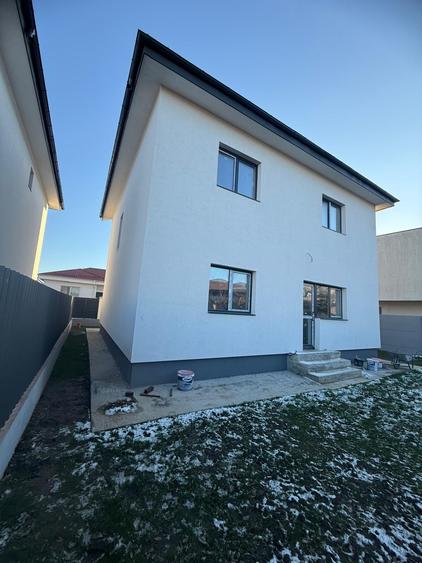 Apartament cu 5 camere decomandat în Bragadiru