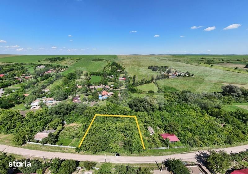 Casă cu 2 camere cu Teren 1400 Mp în Central