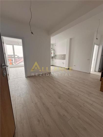 Apartament cu 3 camere nedecomandat în Central