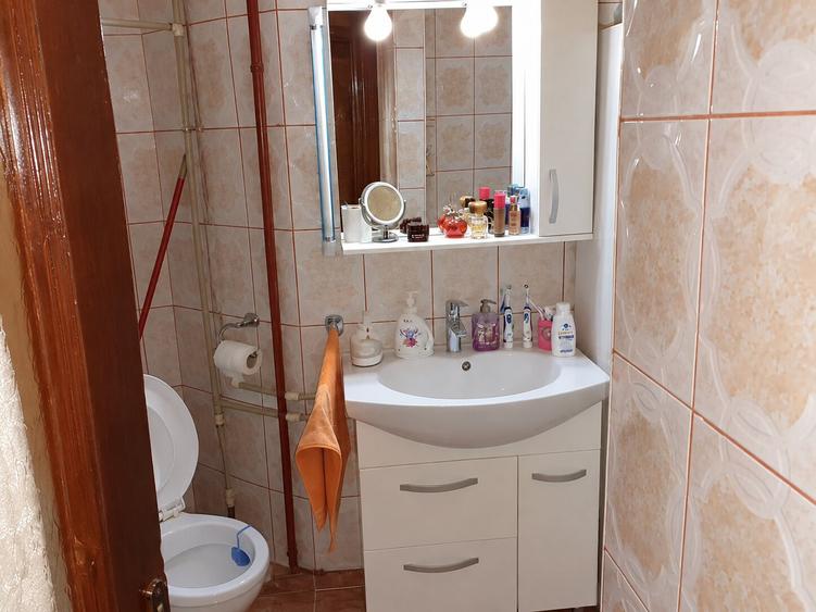 Apartament cu 2 camere semidecomandat, mobilat în Calea Victoriei