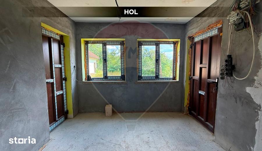 Casă cu 2 camere cu Teren 2628 Mp în Central