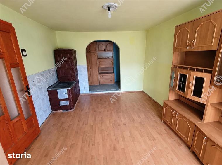 Casă cu 4 camere decomandat cu Teren 1650 Mp în Porumbacu de Jos