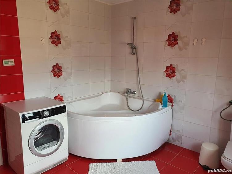 Casă cu 7 camere cu Teren 415 Mp în Găneasa