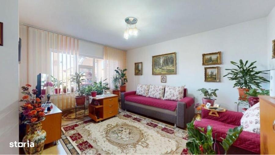 Casă cu 8 camere cu Teren 420 Mp în Nord
