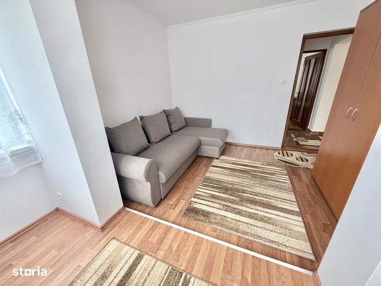 Apartament cu 3 camere decomandat în Tudor