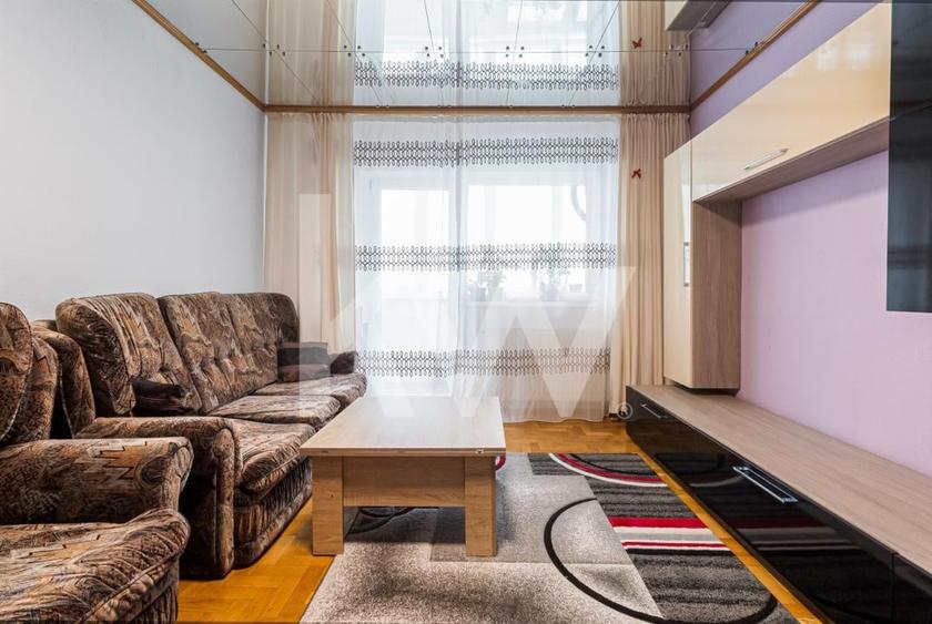 Apartament cu 4 camere decomandat în Răcădău