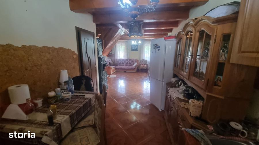 Casă cu 4 camere cu Teren 1079 Mp în Hidiș