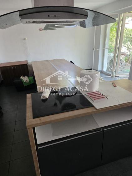 Apartament cu 4 camere în Corunca