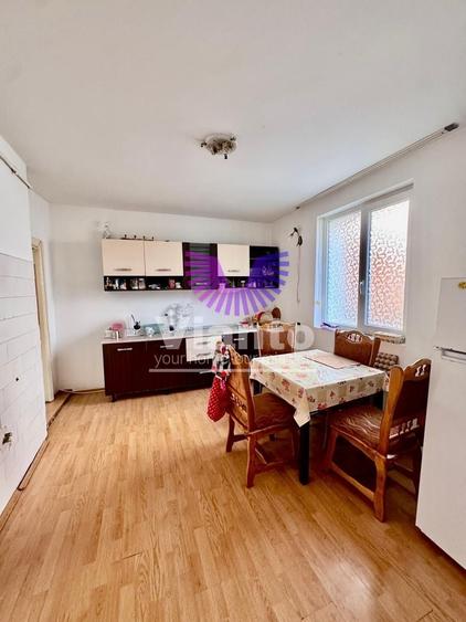 Apartament cu 4 camere decomandat, mobilat în Ștrand