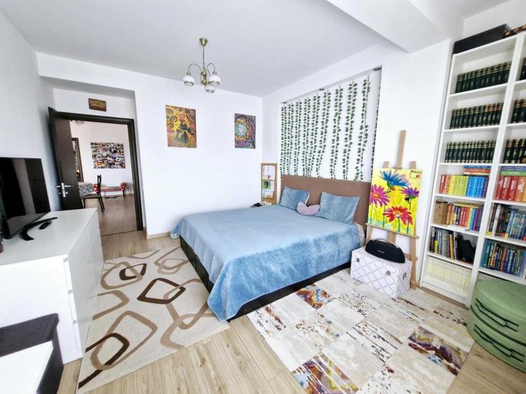 Apartament cu 3 camere decomandat în Sisești